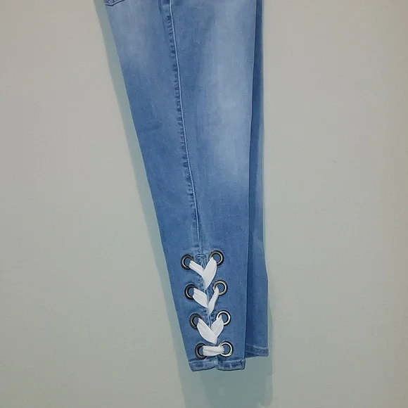 Chico's So Slimming Girlfriend Capr Jeans - Picture 5 of 9